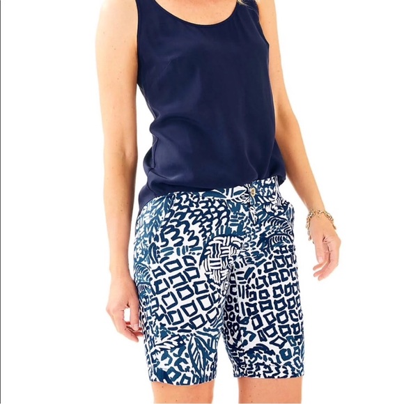 NWT Lilly Pulitzer Chipper Short in Indigo Home Slice Size 8 - Picture 1 of 10
